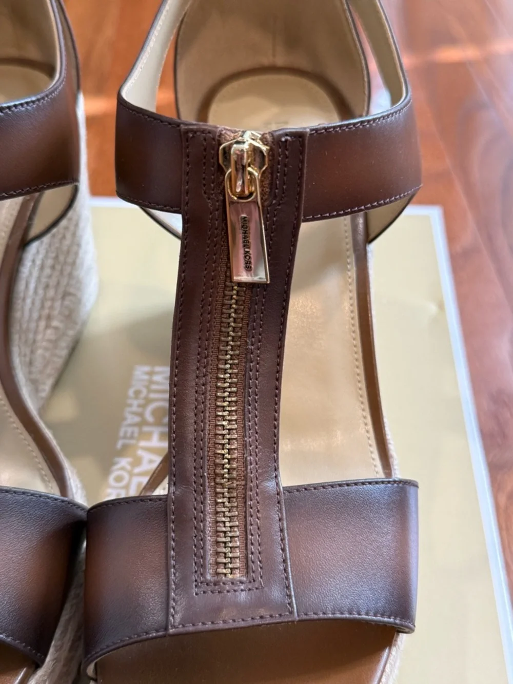 LN Michael Kors BERKLEY MID WEDGE - Picture 6 of 7
